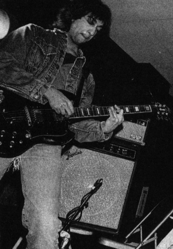 I found this at a fan site. It was dated 1986. YOu can just see the MM peeking out ;)